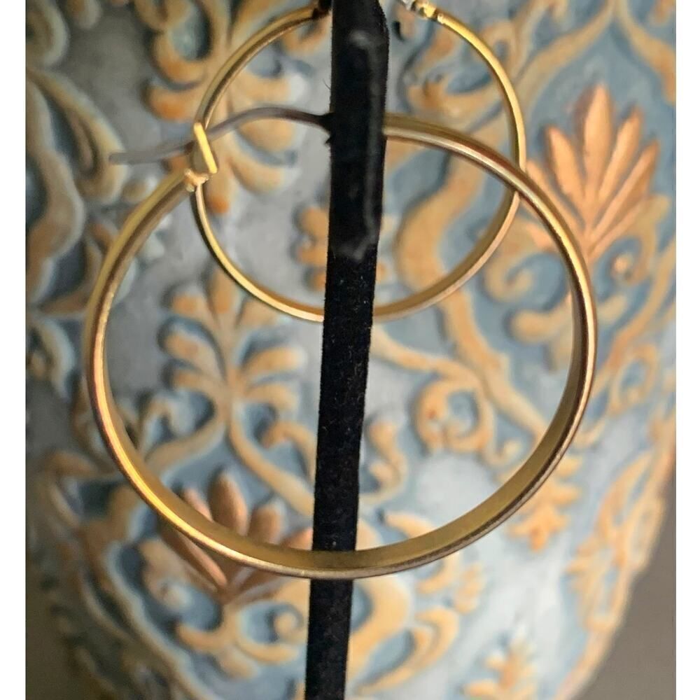 Vintage Pierced Hoop earrings, in Gold plate, Unmarked